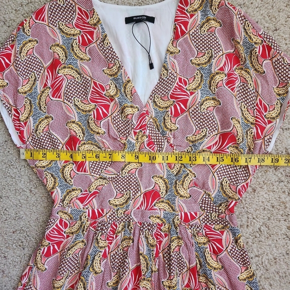 Burton of London V-Neck Red and Gold Floral Printed US Size 6 NWOT - Picture 8 of 11